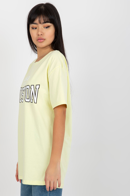 Žluté volné tričko s nápisem Žluté volné tričko s nápisem