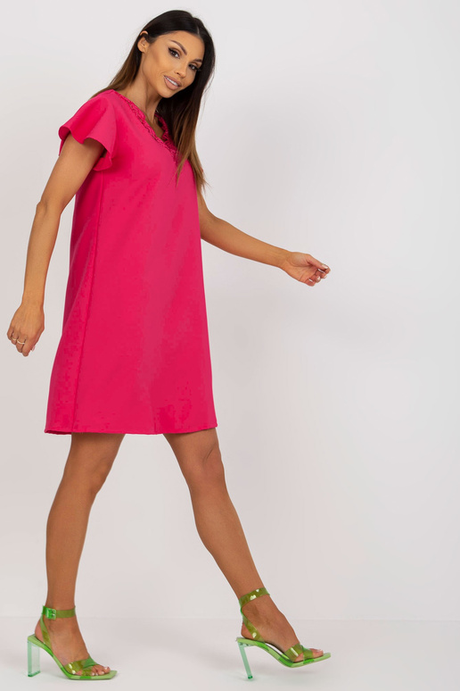 Fuchsiové rovné koktejlové šaty ke...
