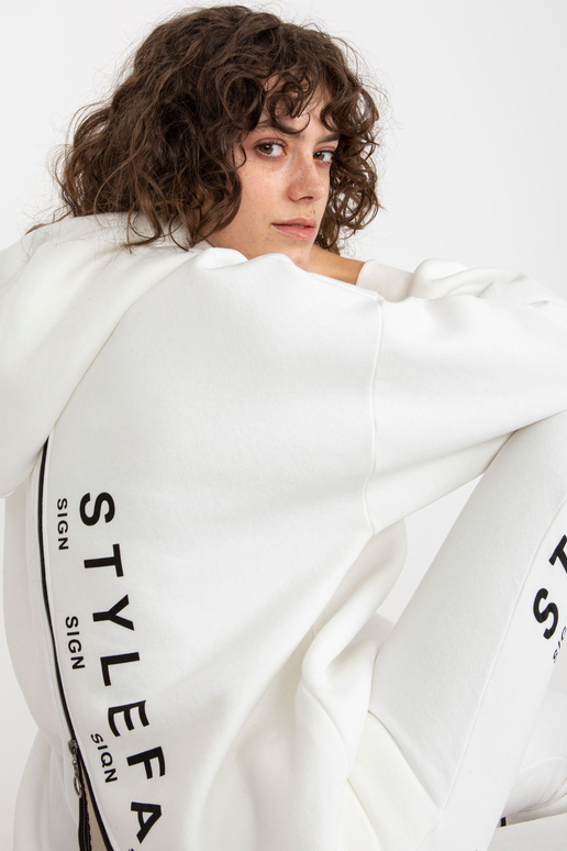 Ecru dvoudílná tepláková souprava se... Ecru dvoudílná tepláková souprava se...