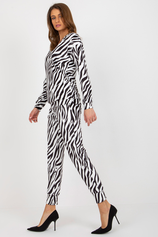 Bílá a černá dvoudílná velurová sada...