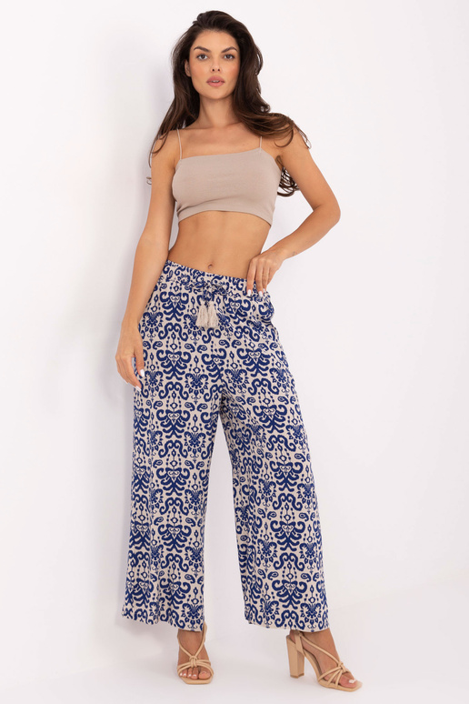 Podúrovňové tmavě modré látkové...