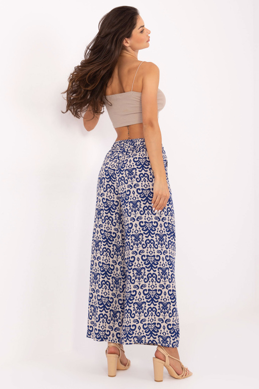 Podúrovňové tmavě modré látkové...