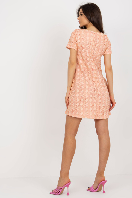 Broskvové mini koktejlové šaty s...