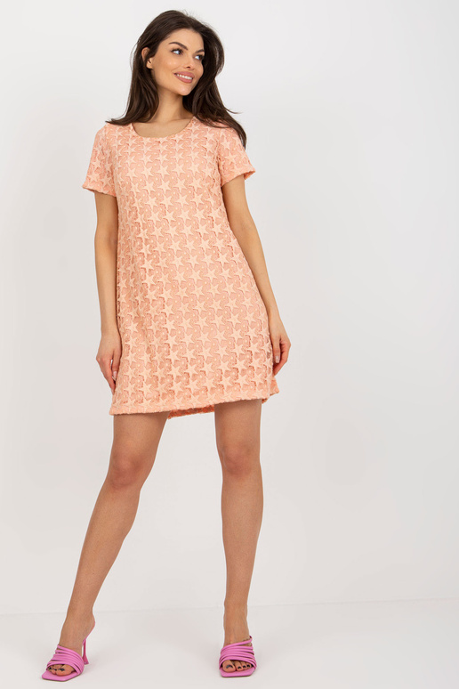 Broskvové mini koktejlové šaty s...