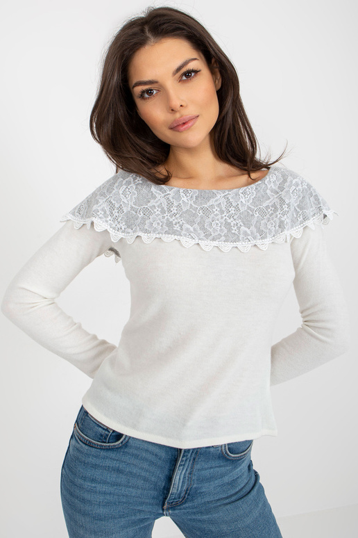 Béžový a šedý svetr s odhalenými...