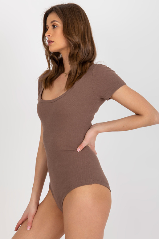 Hnědé žebrované bavlněné základní body