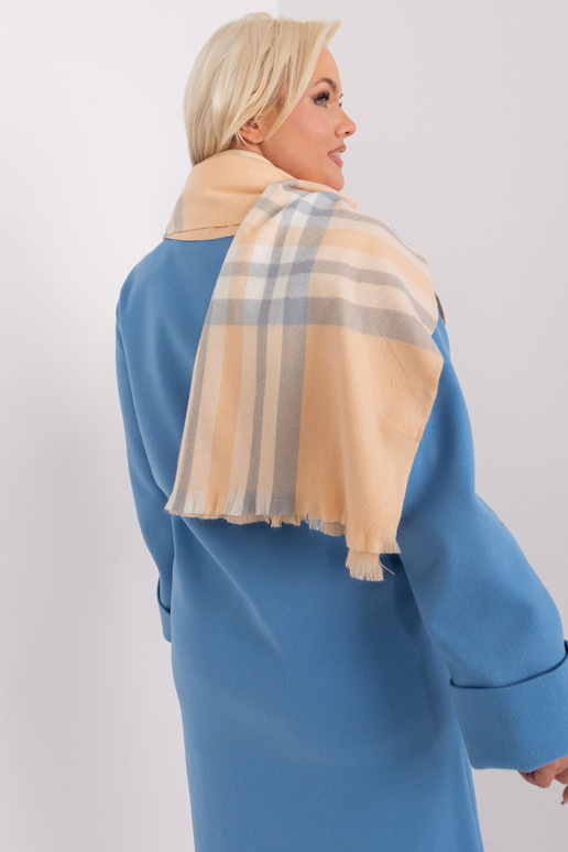 Szalik-AT-SZ-23125-1.26-brzoskwiniowy Szalik-AT-SZ-23125-1.26-brzoskwiniowy