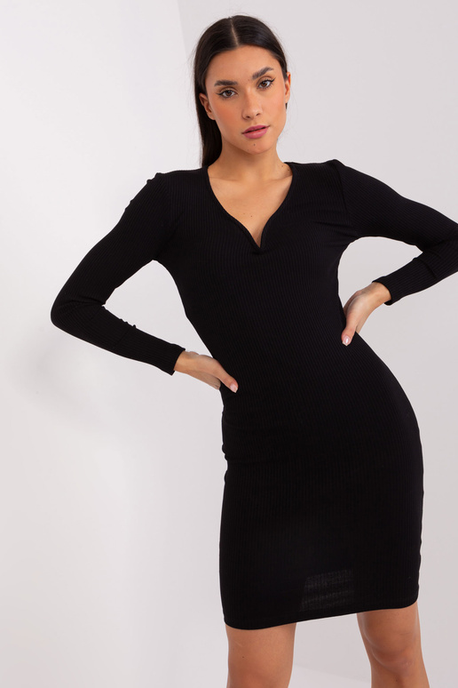 Sukienka-RV-SK-9220.72-czarny