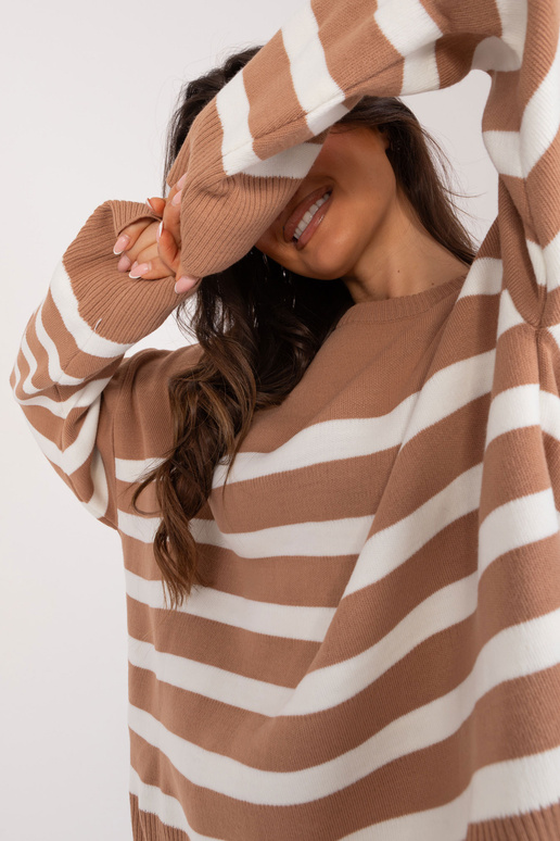 Svetr-BA-SW-1427.38-velbloud