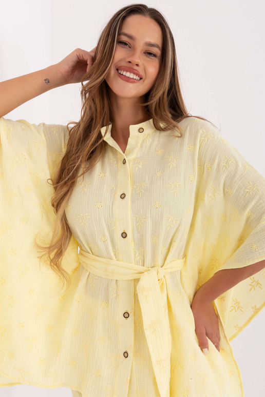 Světle žlutý oděv Světle žlutý oděv