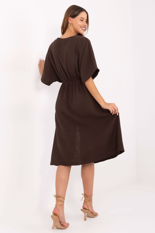 Tmavě hnědé šaty Tmavě hnědé šaty