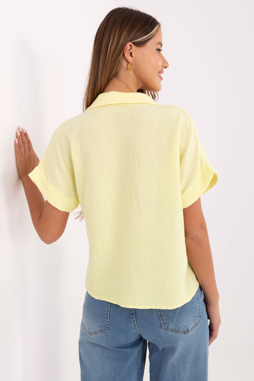 Světle žluté košile