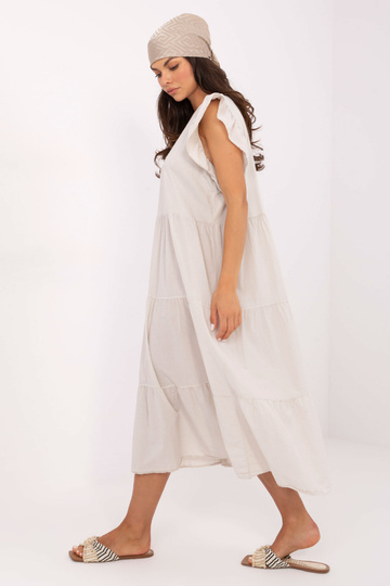 Světle béžové šaty