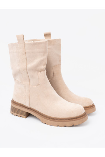 Nowoczesne  boty o prostym fasonie 2