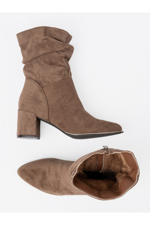 béžové boty ze semiše na podpatku