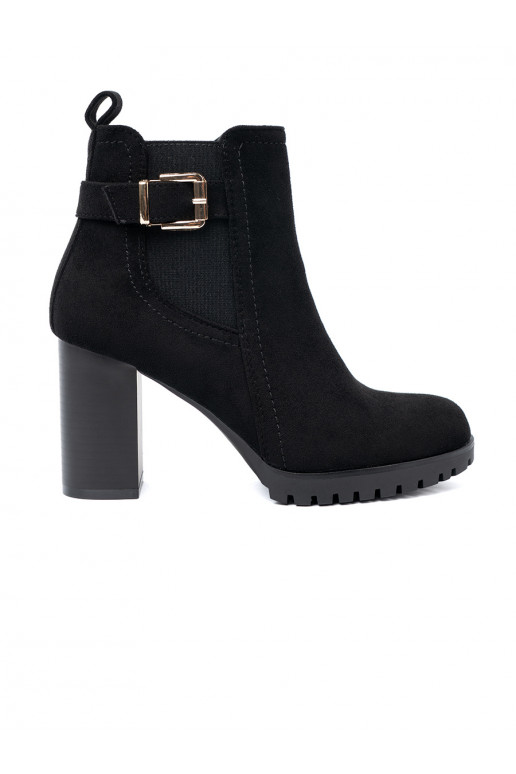 Černé boty na podpatku 