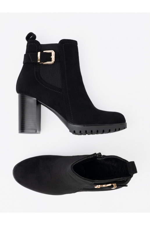 Černé boty na podpatku 