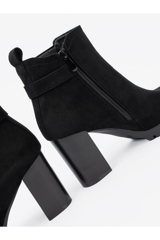 Černé boty na podpatku 