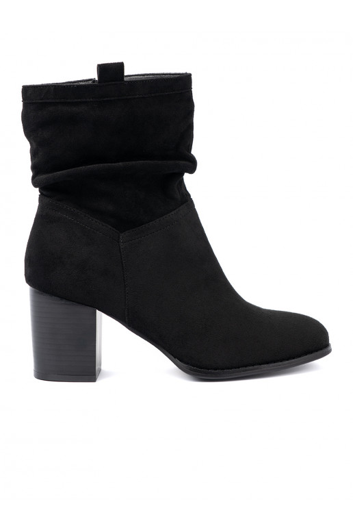 Černé ze semiše boty na podpatku  Černé ze semiše boty na podpatku