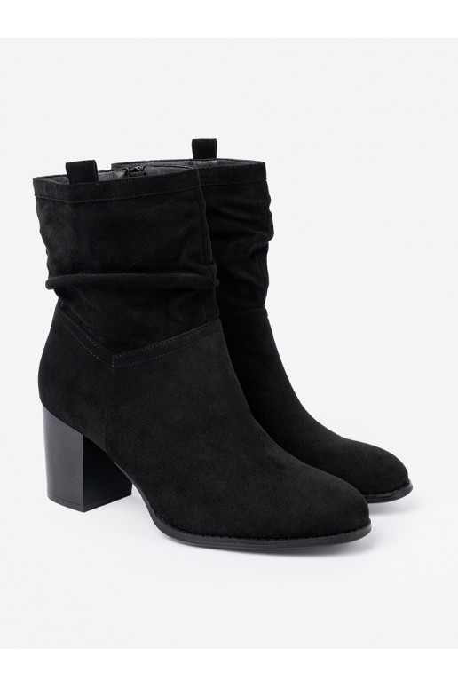 Černé ze semiše boty na podpatku  Černé ze semiše boty na podpatku
