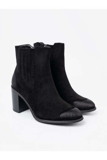 Černé ze semiše boty s vysokým podpatkem se zateplením 2