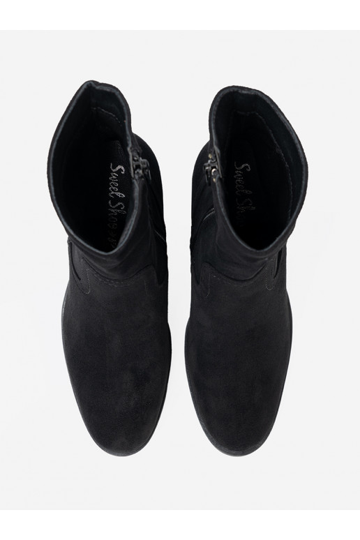 Černé boty  o klasycznym kroju