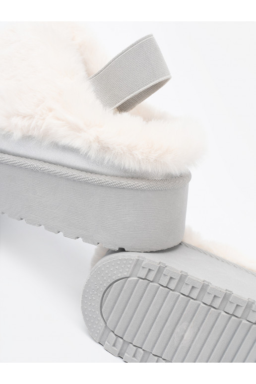 stříbrné barvy  s kožešinou i platformą