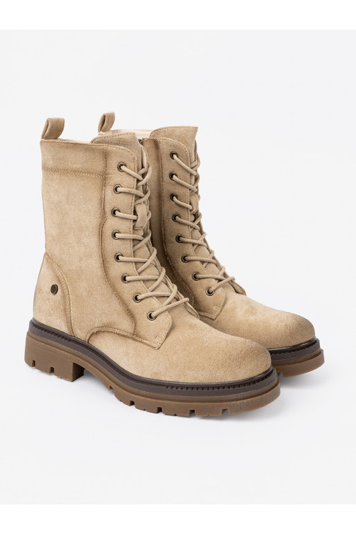 ze semiše  Dámské boty z solidnym bieżnikiem