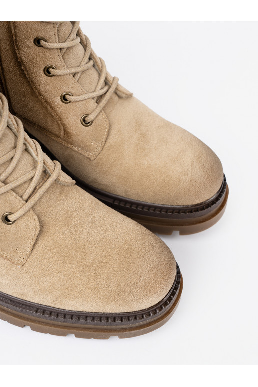 ze semiše  Dámské boty z solidnym bieżnikiem