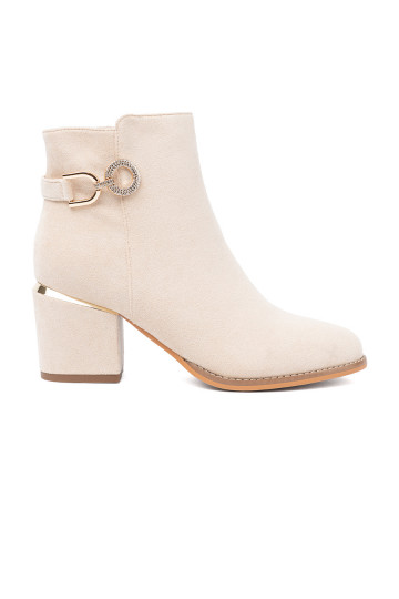 slonová kost boty na podpatku