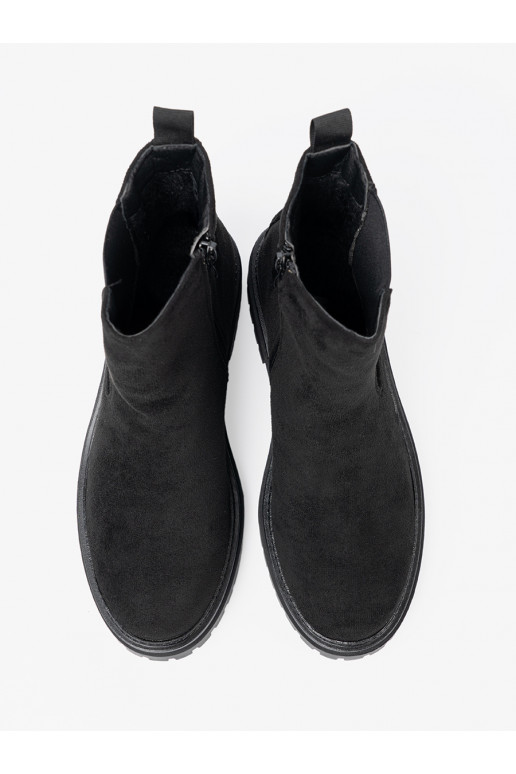  Černé boty s masivním podpatkem