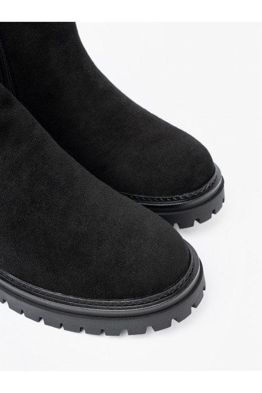  Černé boty s masivním podpatkem