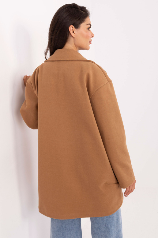 Kabát v barvě velblouda