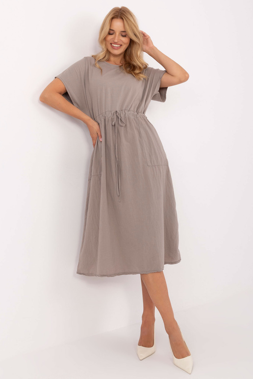 Šaty v tmavě béžové barvě