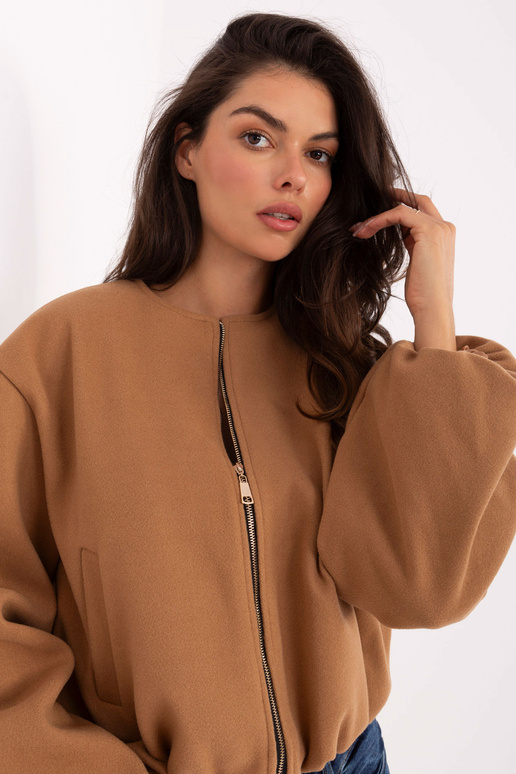 Svetrová bunda barvy velblouda