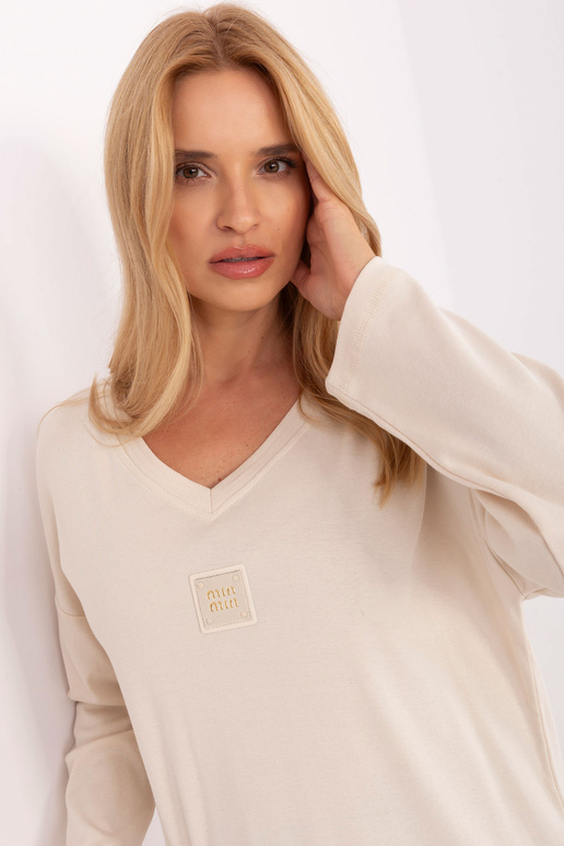 Halenka světle písečné barvy