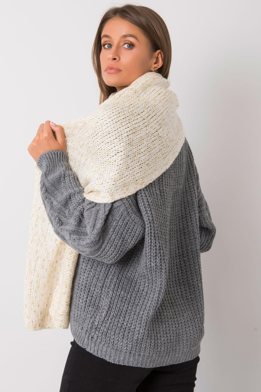 Šála barvy slonoviny