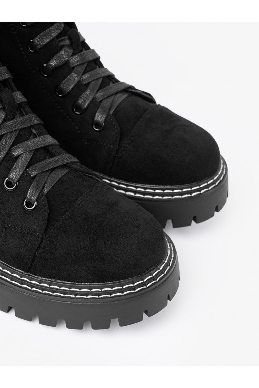 Černé se šněrováním boty z błyszczącym m