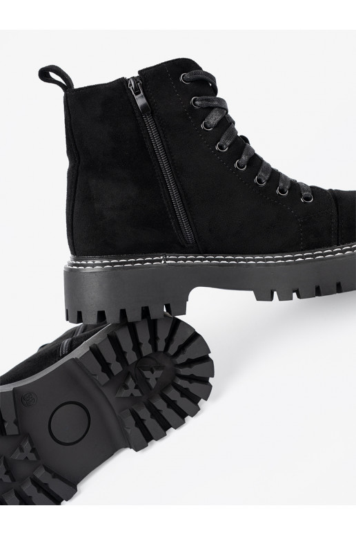 Černé se šněrováním boty z błyszczącym m