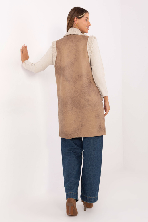 Vesta pískové barvy