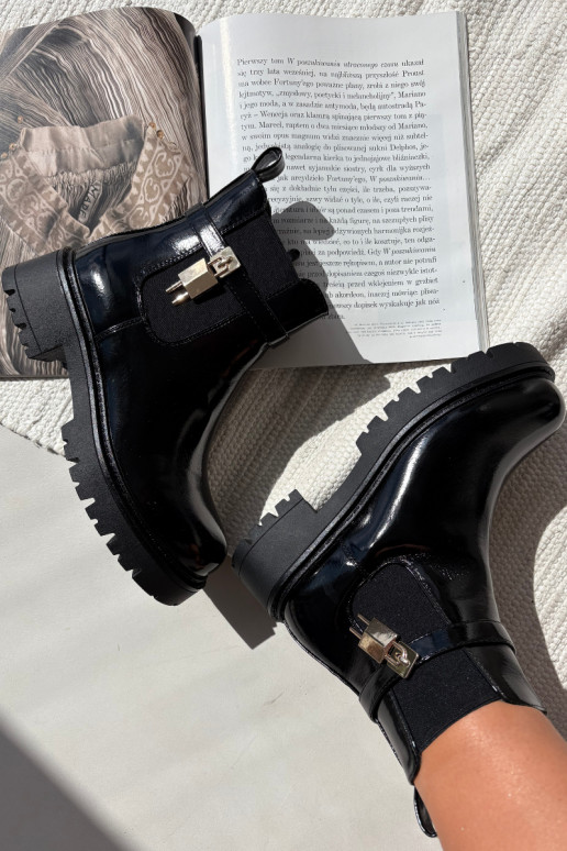 s efektem laku stylové podpatky zateplené Ze zlaté barvym Detalem Černé Talyra s efektem laku stylové podpatky zateplené Ze zlaté barvym Detalem Černé Talyra