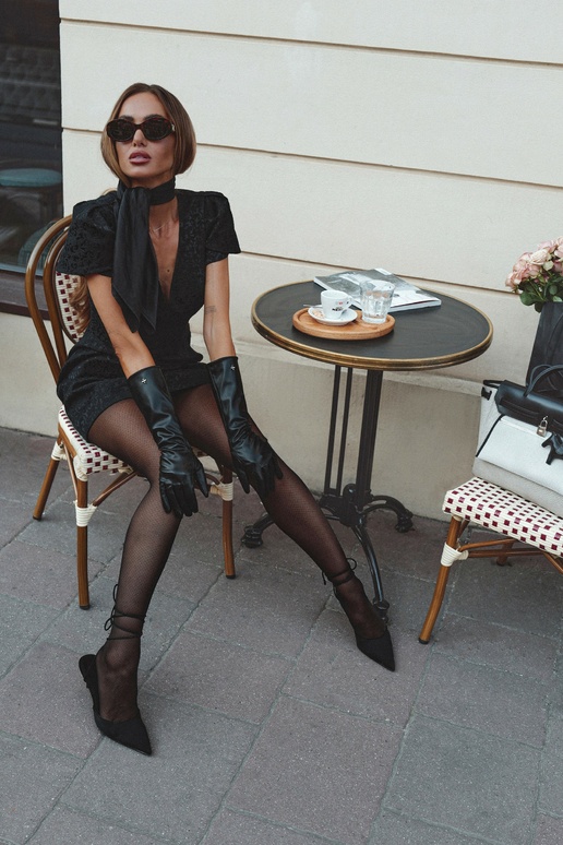 Koktejlové šaty Moe