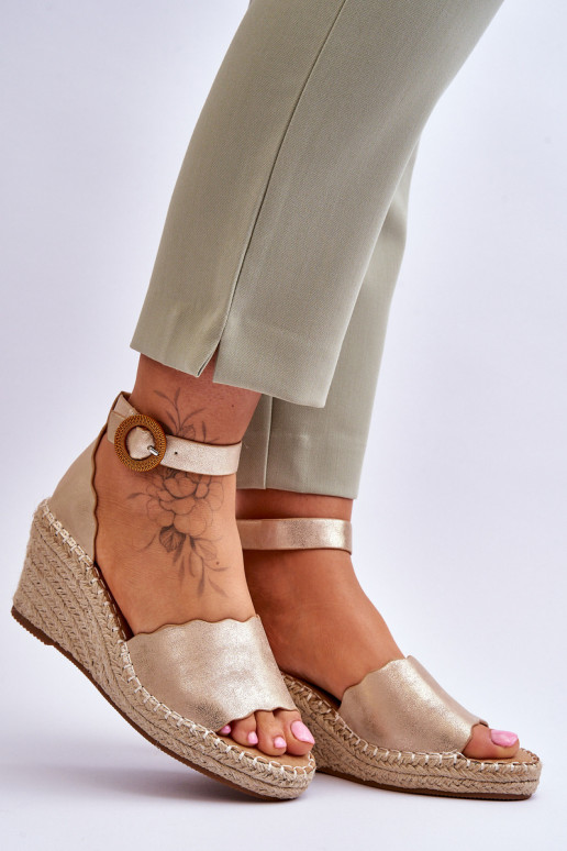 Sandály na platformě Comfort Shoe zlaté barvy Verola  Sandály na platformě Comfort Shoe zlaté barvy Verola