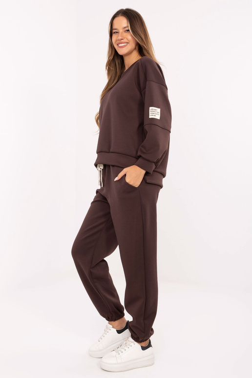 Tmavě hnědý komplet Tmavě hnědý komplet