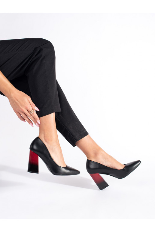 Černé vysoké podpatky s vysokým podpatkem