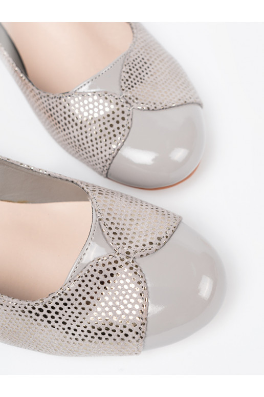 šedá vysoké podpatky ze m zdobieniem