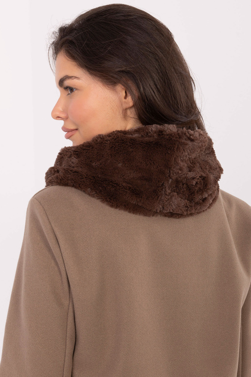 Hnědý šál-nákrčník