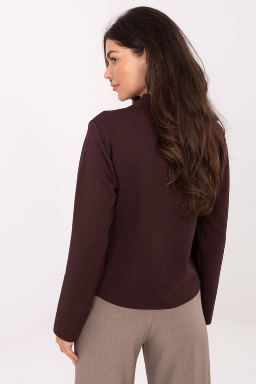 Tmavě hnědý svetr