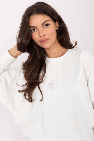 Světlý slonovinový svetr