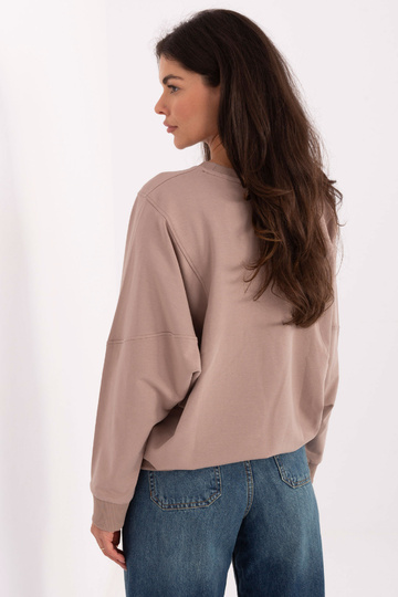 Tmavě pískový svetr 2